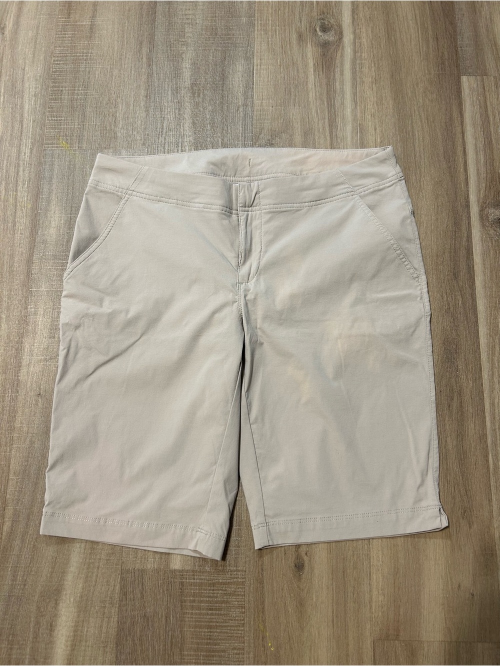Columbia Women's Light Beige Bermuda Shorts